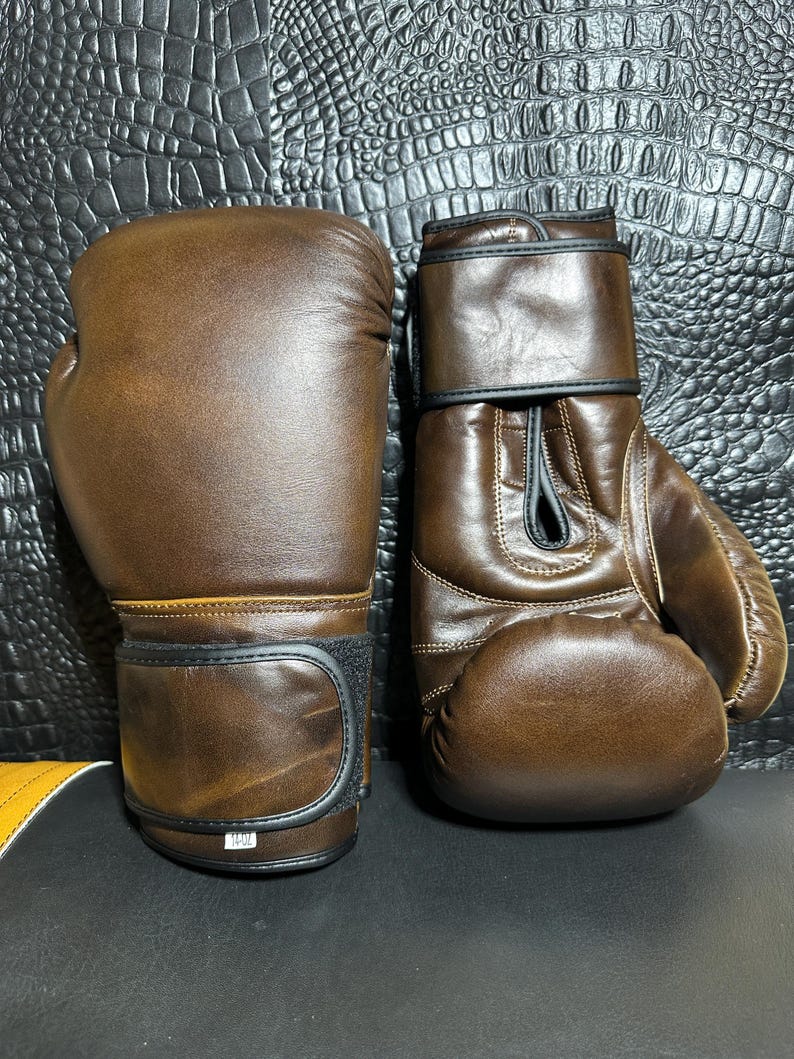 Vintage Leather Boxing Gloves – Retro Training & Sparring Gear